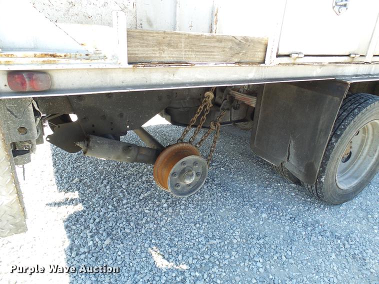 image for item DE5222 2001 Ford F550 Super Duty service truck with crane