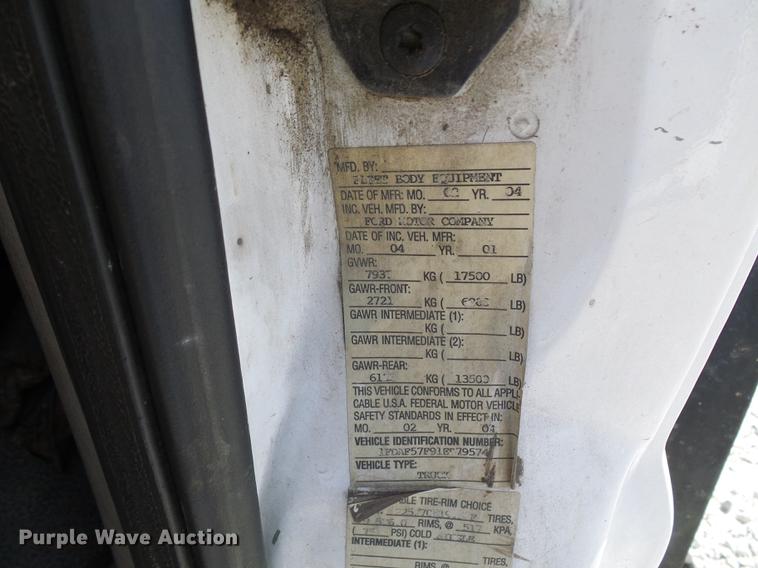 image for item DE5222 2001 Ford F550 Super Duty service truck with crane