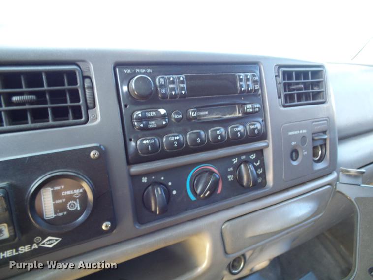 image for item DE5222 2001 Ford F550 Super Duty service truck with crane