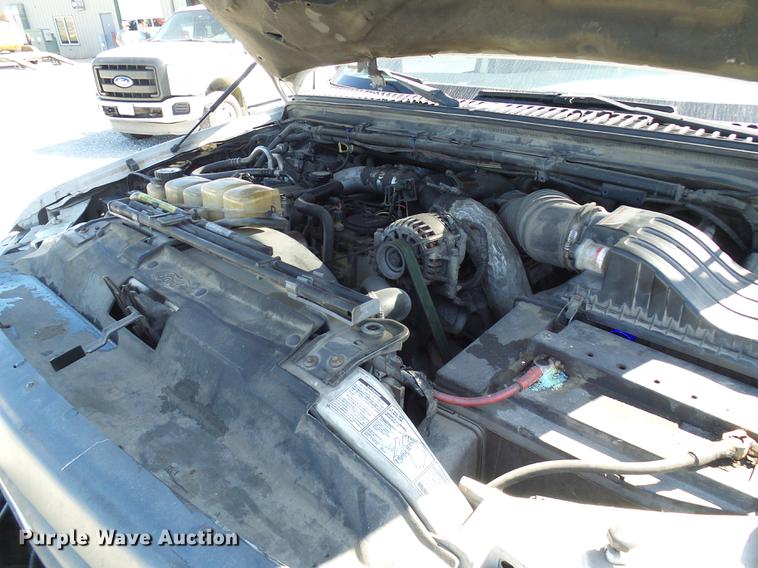 image for item DE5222 2001 Ford F550 Super Duty service truck with crane