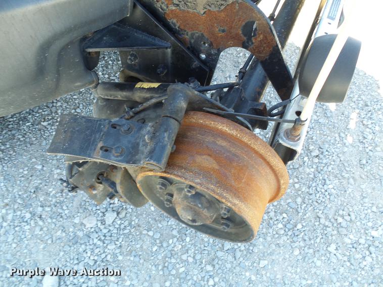 image for item DE5222 2001 Ford F550 Super Duty service truck with crane