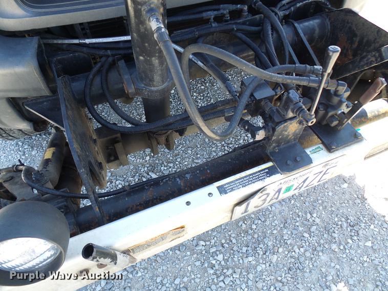 image for item DE5222 2001 Ford F550 Super Duty service truck with crane