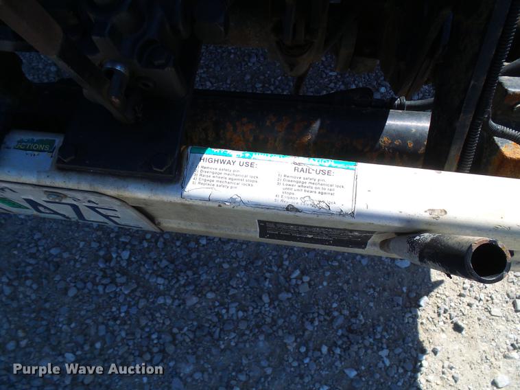 image for item DE5222 2001 Ford F550 Super Duty service truck with crane