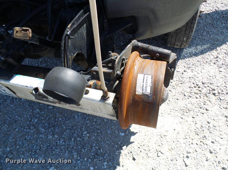 image for item DE5222 2001 Ford F550 Super Duty service truck with crane