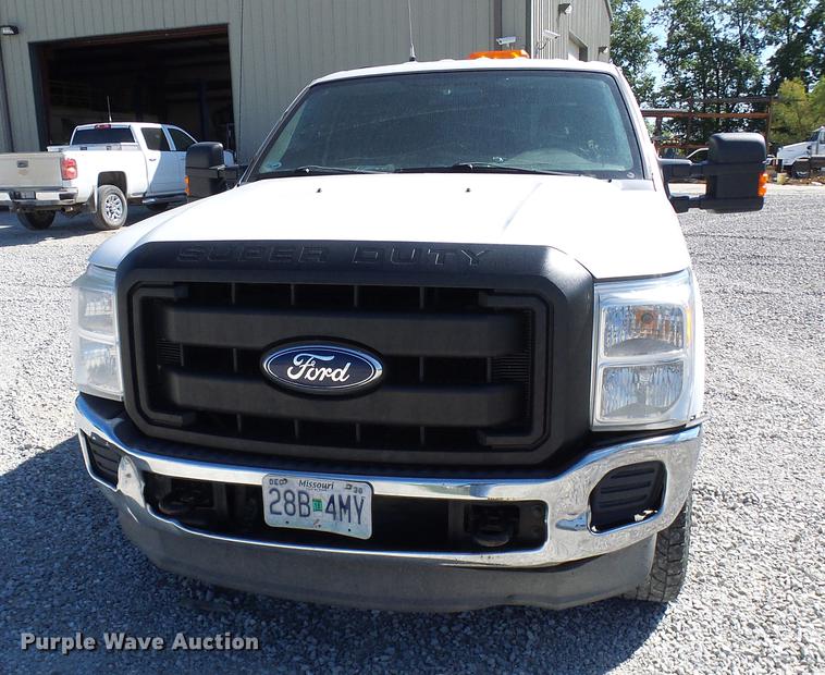 image for item DE5223 2011 Ford F350 Super Duty Crew Cab pickup truck