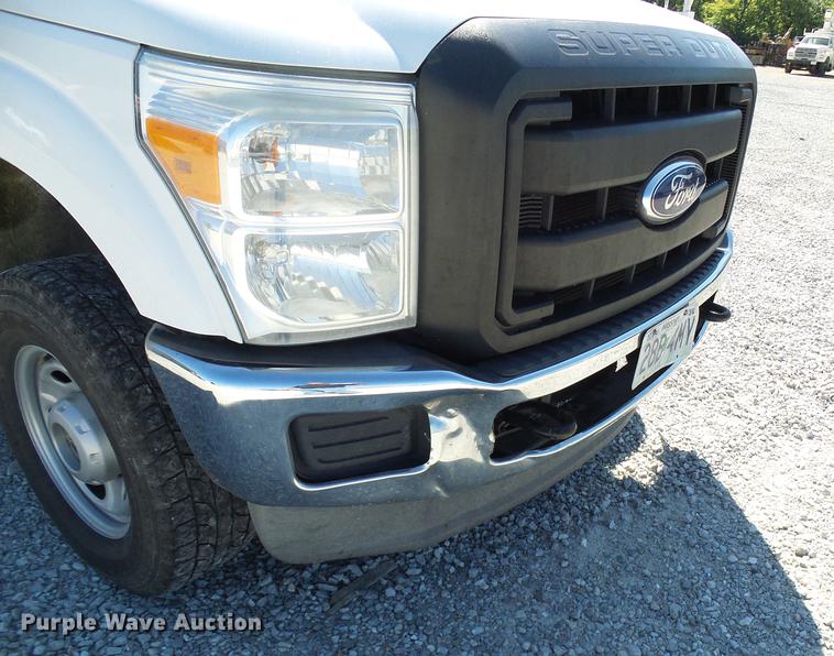 image for item DE5223 2011 Ford F350 Super Duty Crew Cab pickup truck