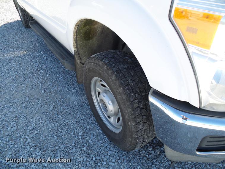 image for item DE5223 2011 Ford F350 Super Duty Crew Cab pickup truck