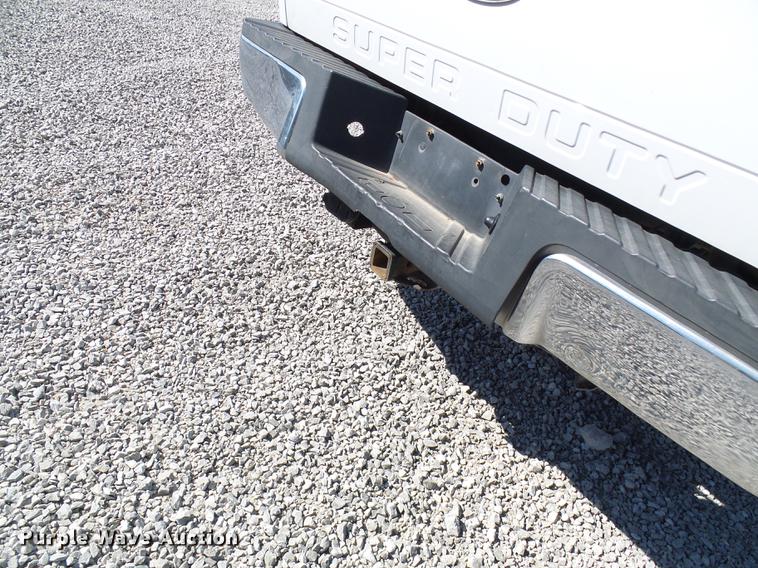 image for item DE5223 2011 Ford F350 Super Duty Crew Cab pickup truck