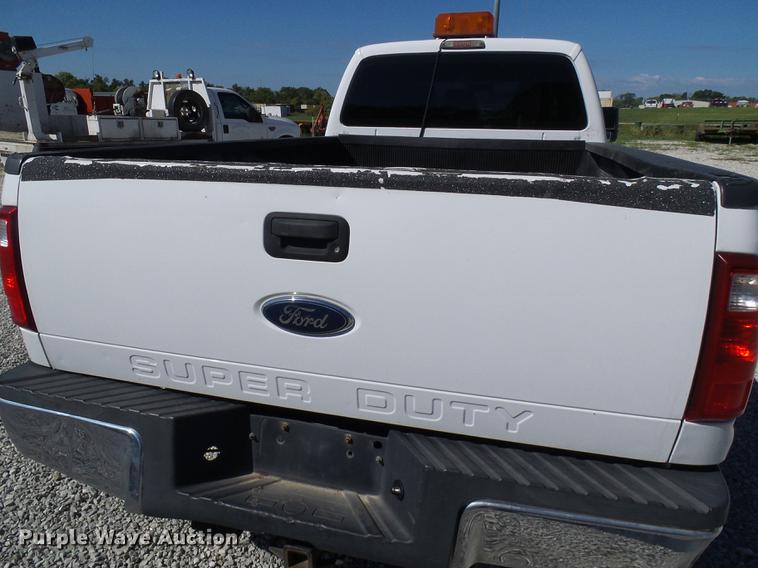 image for item DE5223 2011 Ford F350 Super Duty Crew Cab pickup truck