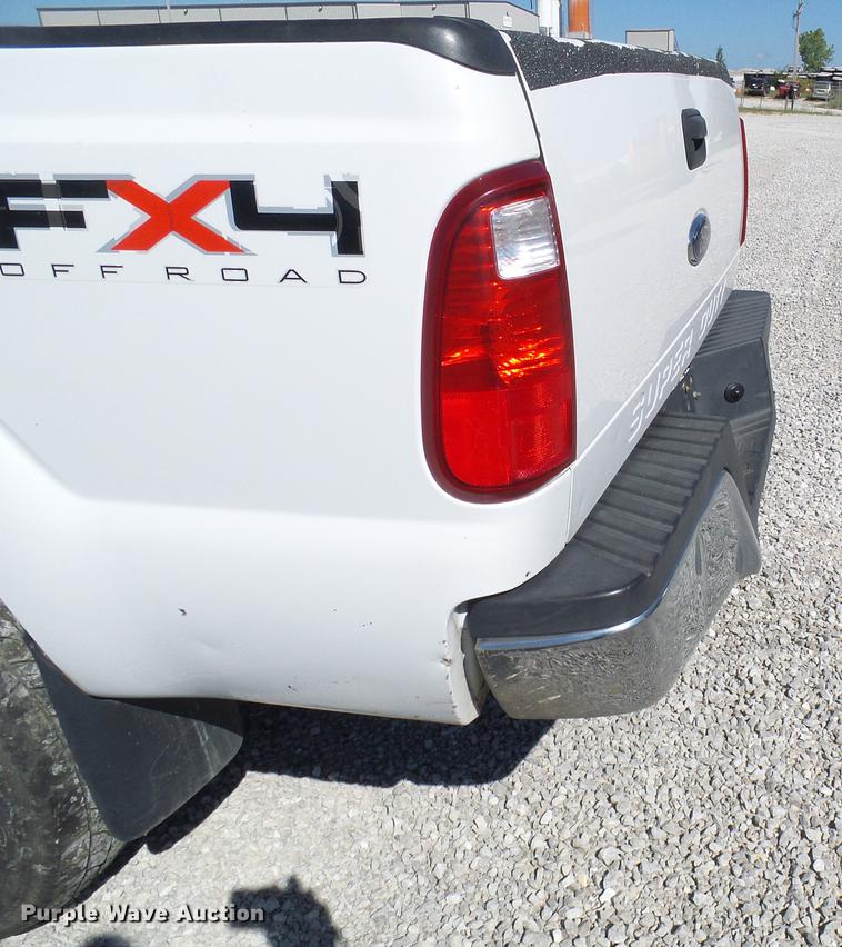 image for item DE5223 2011 Ford F350 Super Duty Crew Cab pickup truck