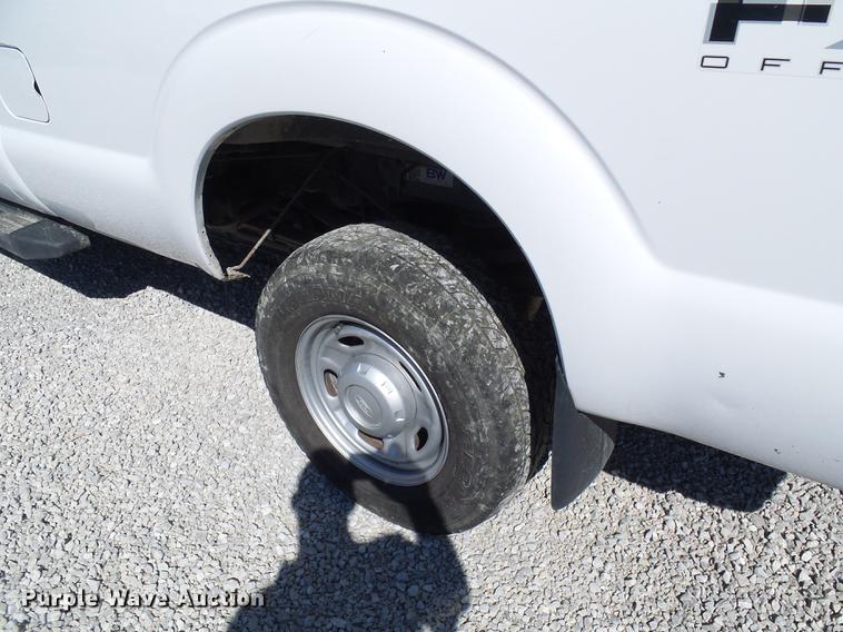 image for item DE5223 2011 Ford F350 Super Duty Crew Cab pickup truck