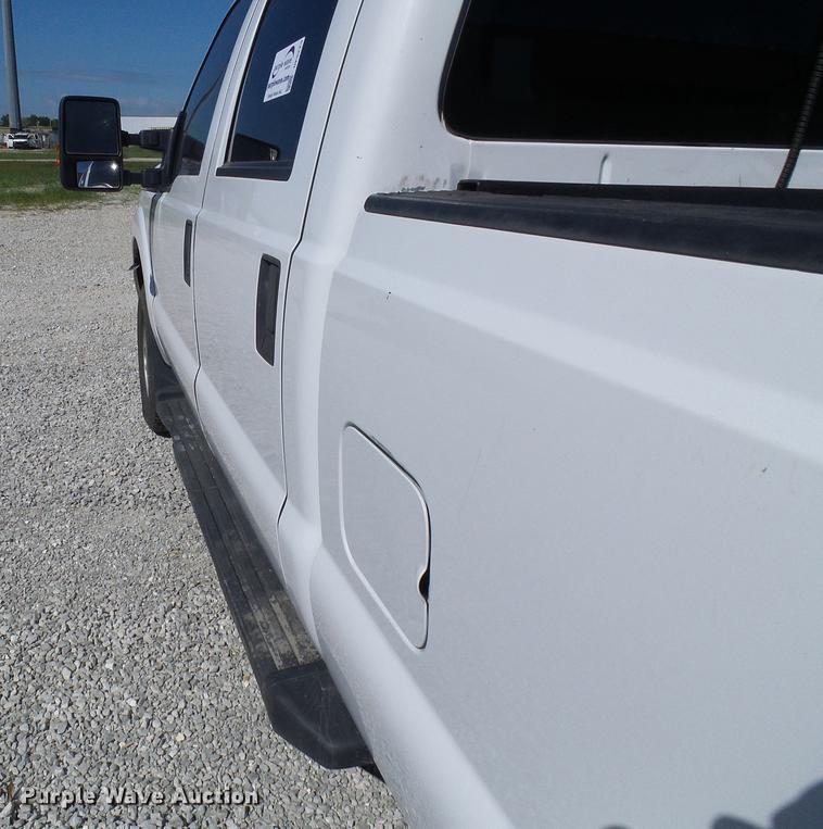 image for item DE5223 2011 Ford F350 Super Duty Crew Cab pickup truck