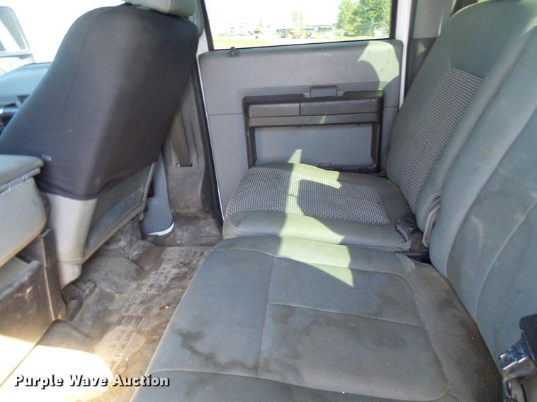 image for item DE5223 2011 Ford F350 Super Duty Crew Cab pickup truck