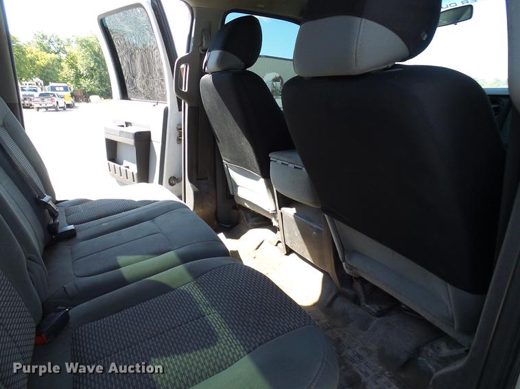 image for item DE5223 2011 Ford F350 Super Duty Crew Cab pickup truck