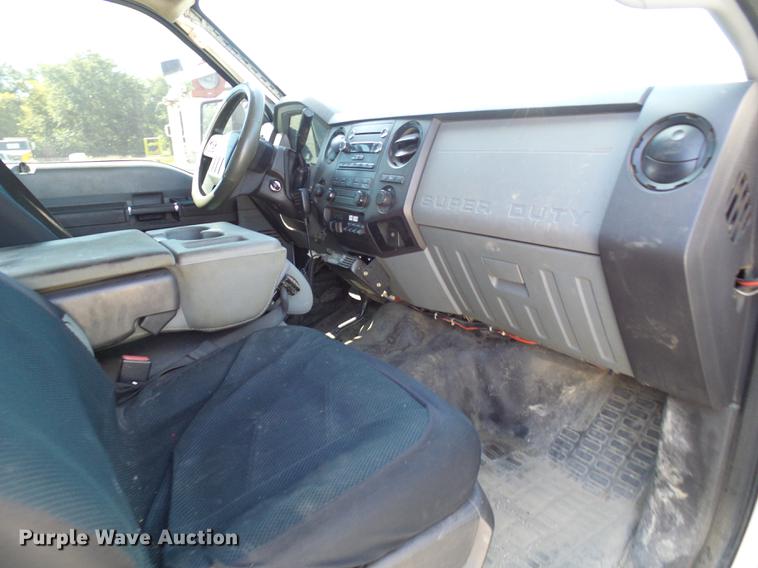 image for item DE5223 2011 Ford F350 Super Duty Crew Cab pickup truck
