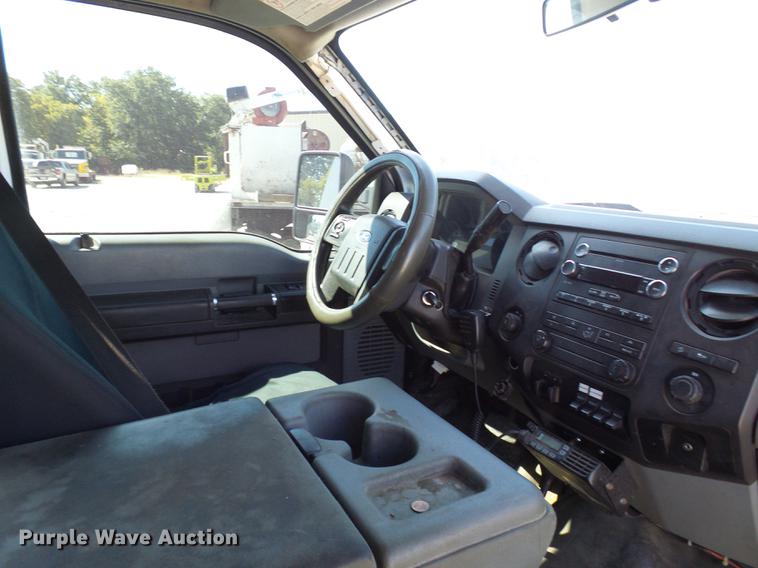 image for item DE5223 2011 Ford F350 Super Duty Crew Cab pickup truck