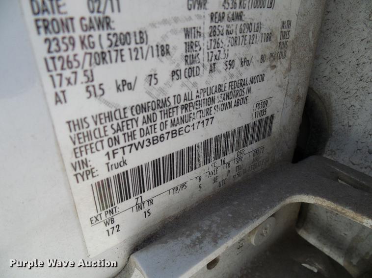 image for item DE5223 2011 Ford F350 Super Duty Crew Cab pickup truck