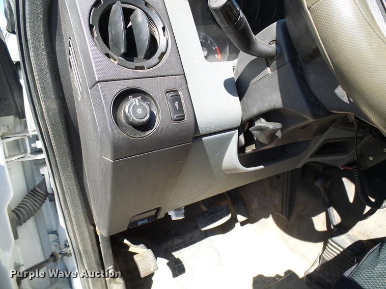 image for item DE5223 2011 Ford F350 Super Duty Crew Cab pickup truck