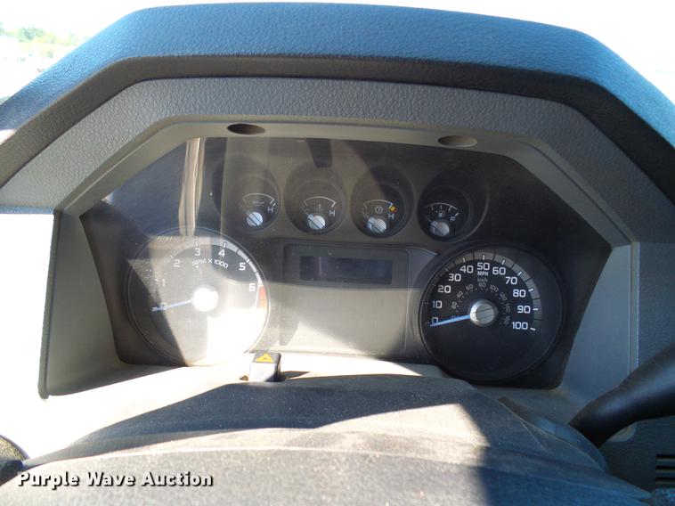 image for item DE5223 2011 Ford F350 Super Duty Crew Cab pickup truck