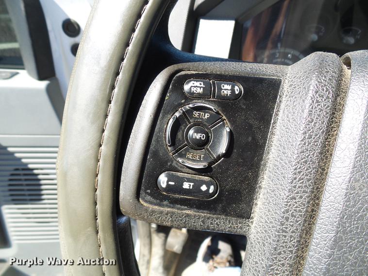 image for item DE5223 2011 Ford F350 Super Duty Crew Cab pickup truck