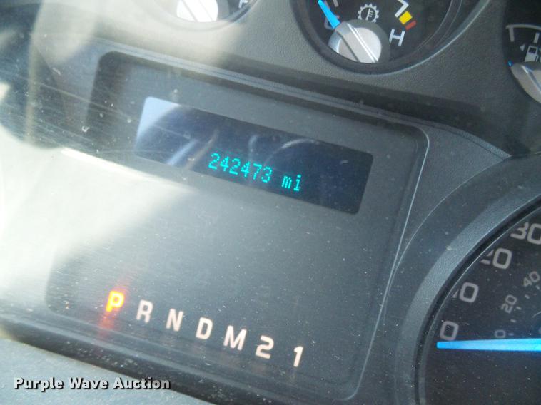 image for item DE5223 2011 Ford F350 Super Duty Crew Cab pickup truck