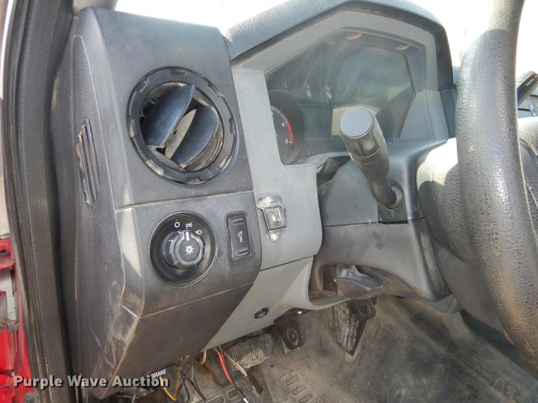 image for item DF1759 2013 Ford F350 Super Duty XL Super Cab pickup truck