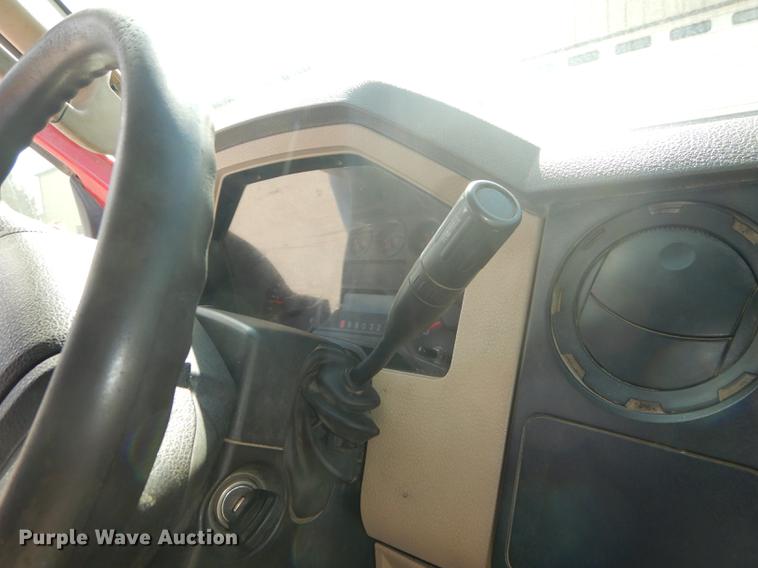 image for item DF1760 2008 Ford F550 Super Duty XL service truck with crane