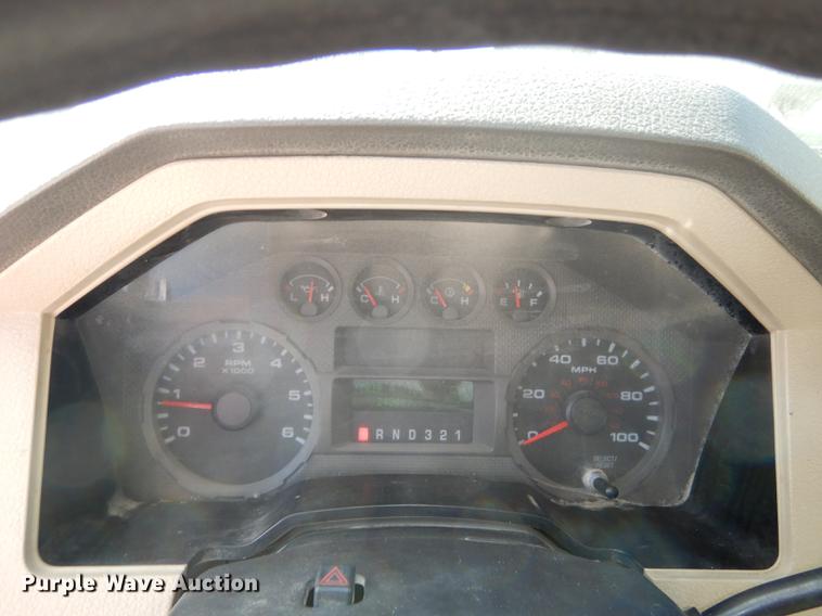 image for item DF1760 2008 Ford F550 Super Duty XL service truck with crane