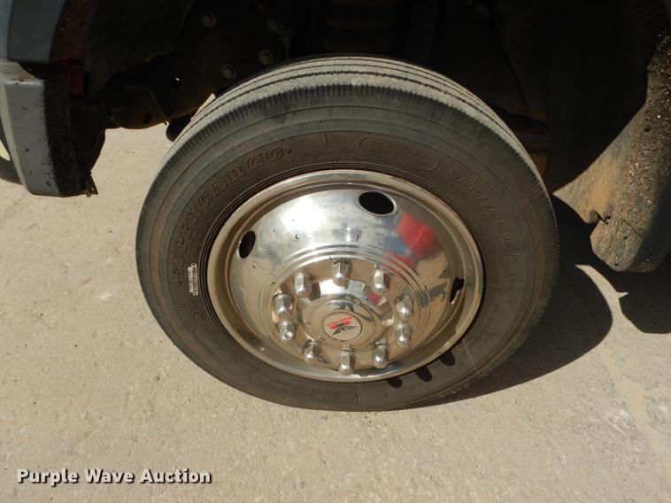 image for item DF1760 2008 Ford F550 Super Duty XL service truck with crane