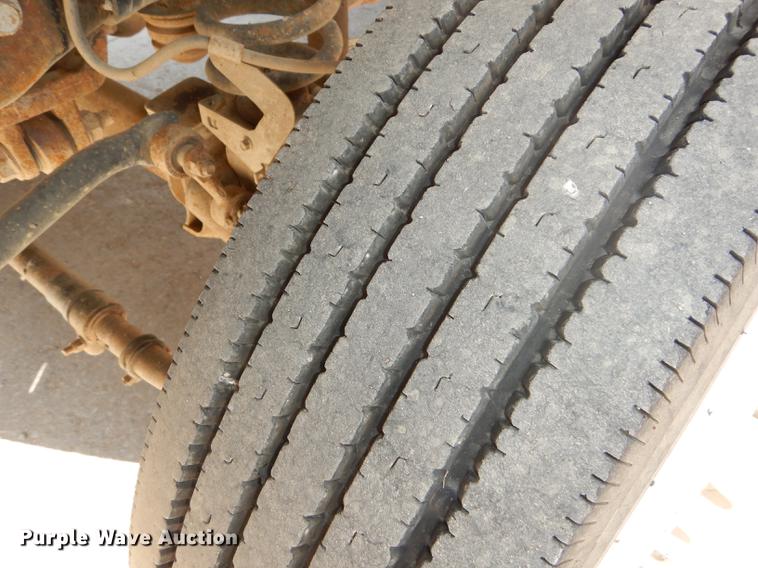 image for item DF1760 2008 Ford F550 Super Duty XL service truck with crane