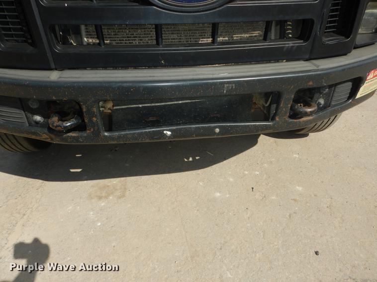 image for item DF1760 2008 Ford F550 Super Duty XL service truck with crane