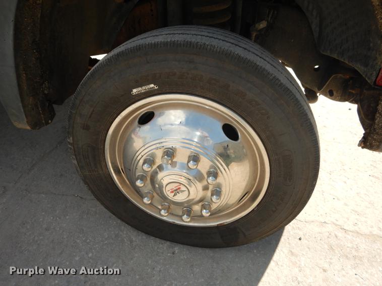 image for item DF1760 2008 Ford F550 Super Duty XL service truck with crane