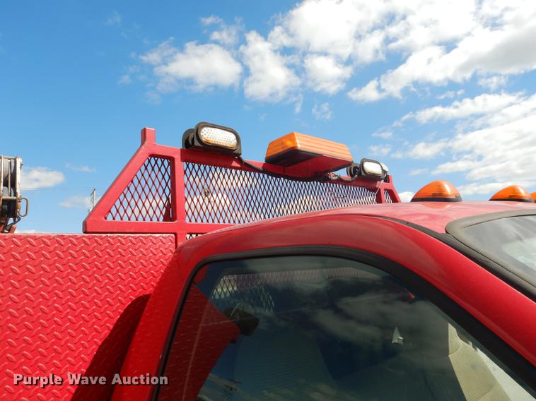 image for item DF1760 2008 Ford F550 Super Duty XL service truck with crane