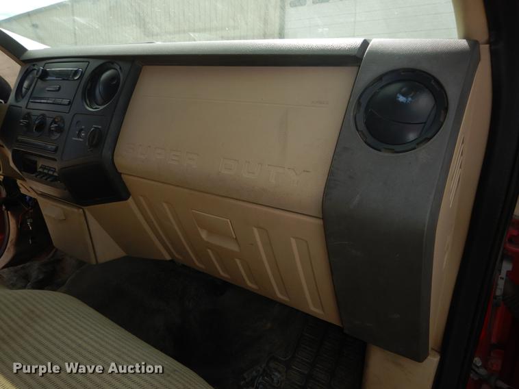 image for item DF1760 2008 Ford F550 Super Duty XL service truck with crane