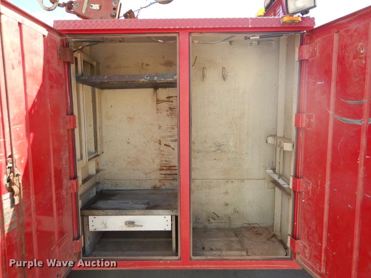 image for item DF1760 2008 Ford F550 Super Duty XL service truck with crane