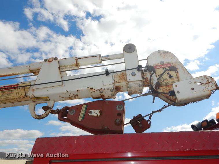 image for item DF1760 2008 Ford F550 Super Duty XL service truck with crane