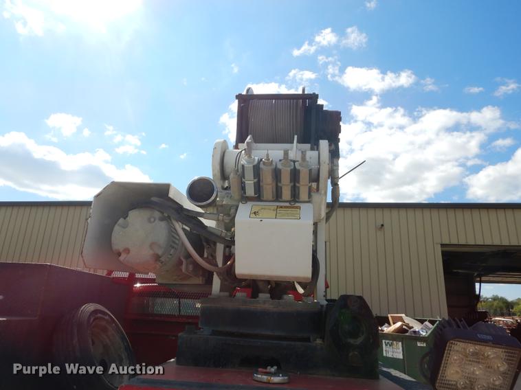 image for item DF1760 2008 Ford F550 Super Duty XL service truck with crane