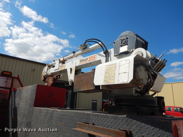 image for item DF1760 2008 Ford F550 Super Duty XL service truck with crane