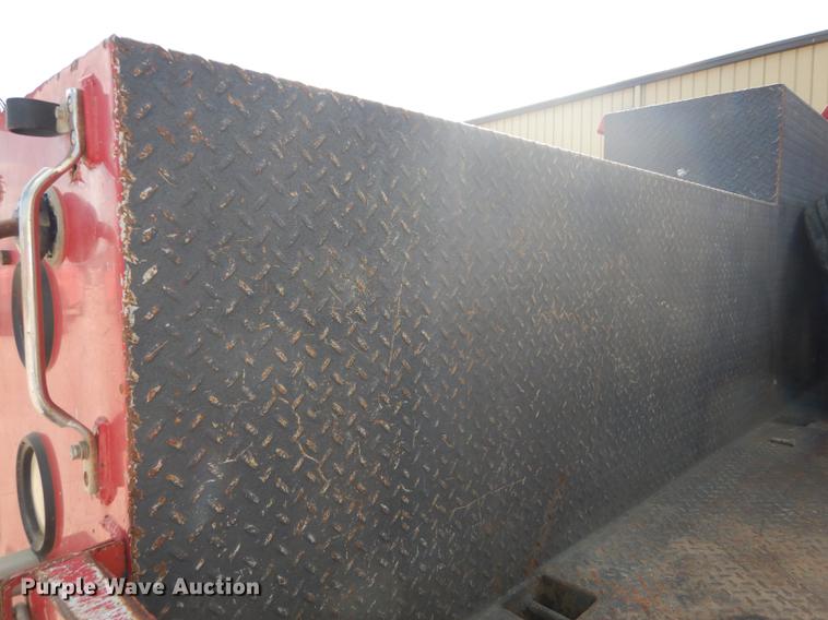 image for item DF1760 2008 Ford F550 Super Duty XL service truck with crane