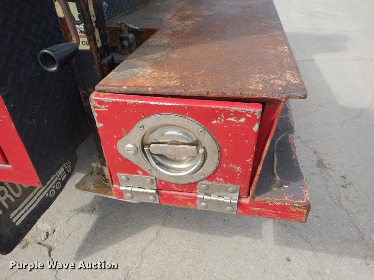 image for item DF1760 2008 Ford F550 Super Duty XL service truck with crane