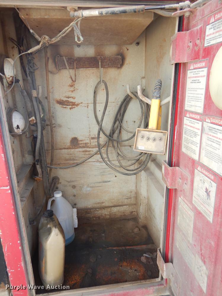 image for item DF1760 2008 Ford F550 Super Duty XL service truck with crane