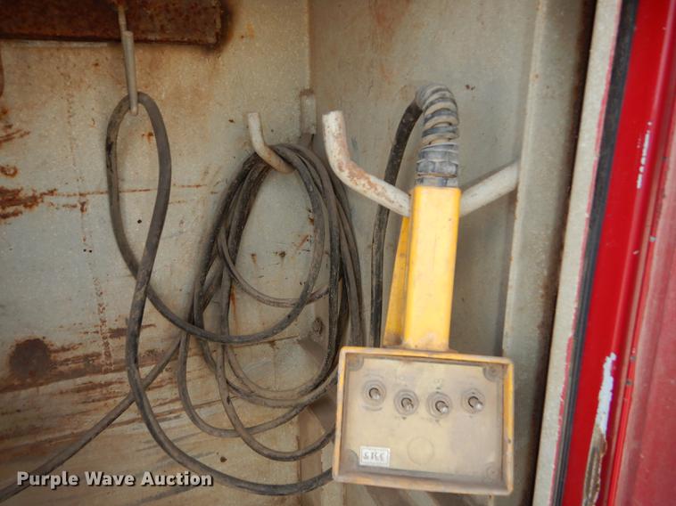 image for item DF1760 2008 Ford F550 Super Duty XL service truck with crane