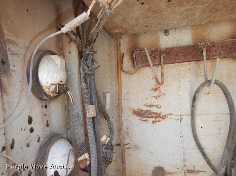 image for item DF1760 2008 Ford F550 Super Duty XL service truck with crane