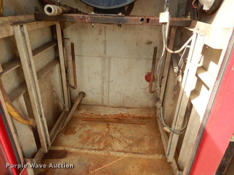 image for item DF1760 2008 Ford F550 Super Duty XL service truck with crane