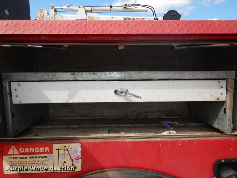 image for item DF1760 2008 Ford F550 Super Duty XL service truck with crane