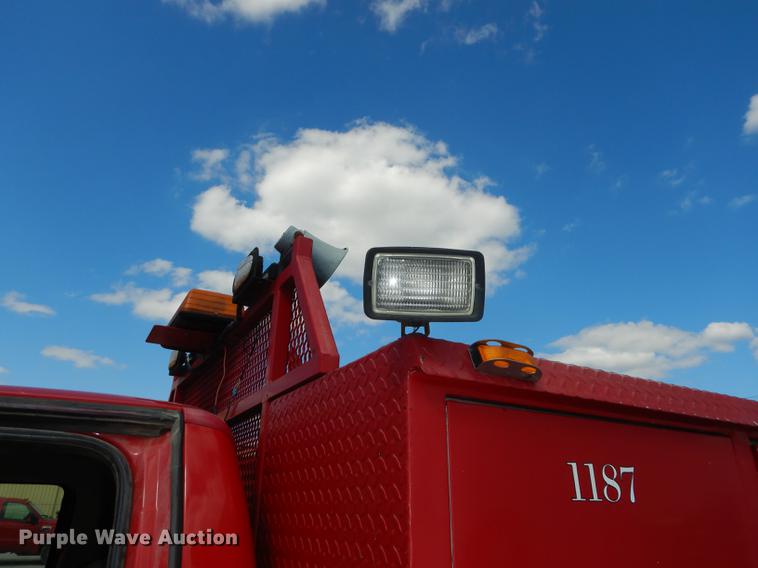 image for item DF1760 2008 Ford F550 Super Duty XL service truck with crane