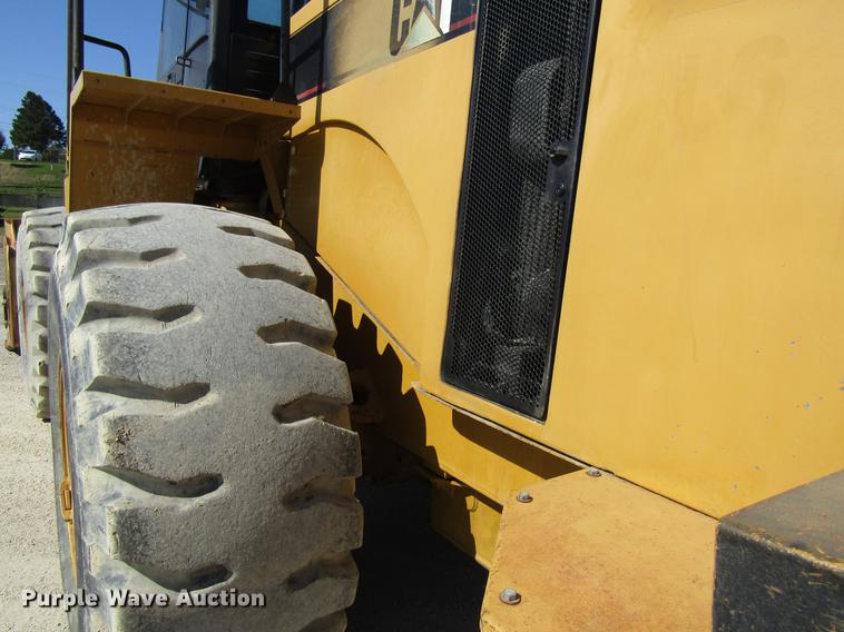image for item DF3857 1999 Caterpillar 966G wheel loader
