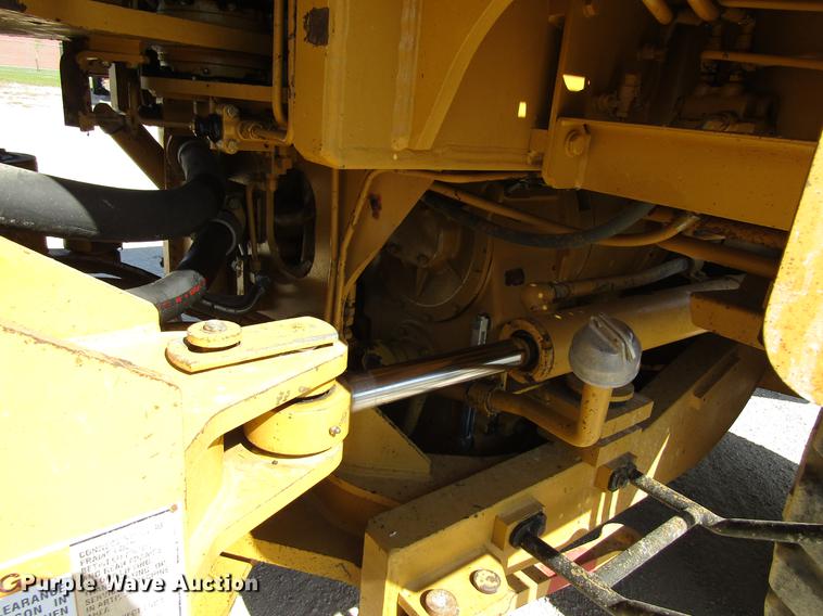 image for item DF3857 1999 Caterpillar 966G wheel loader