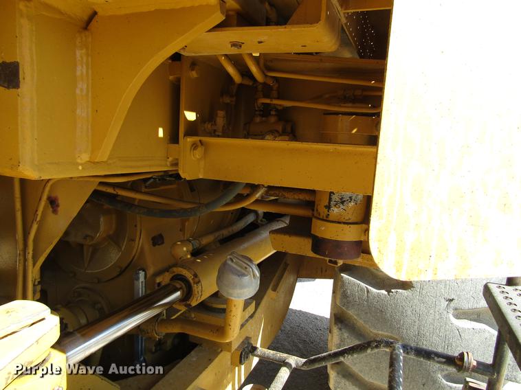 image for item DF3857 1999 Caterpillar 966G wheel loader