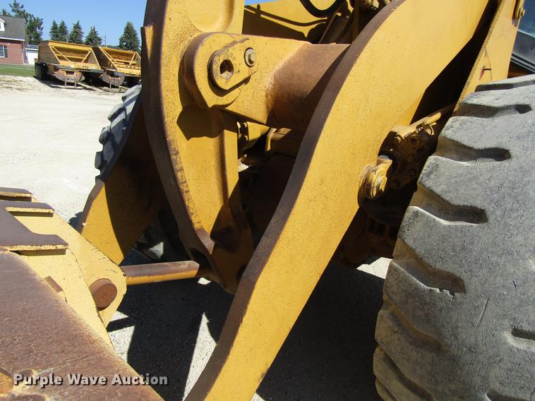 image for item DF3857 1999 Caterpillar 966G wheel loader